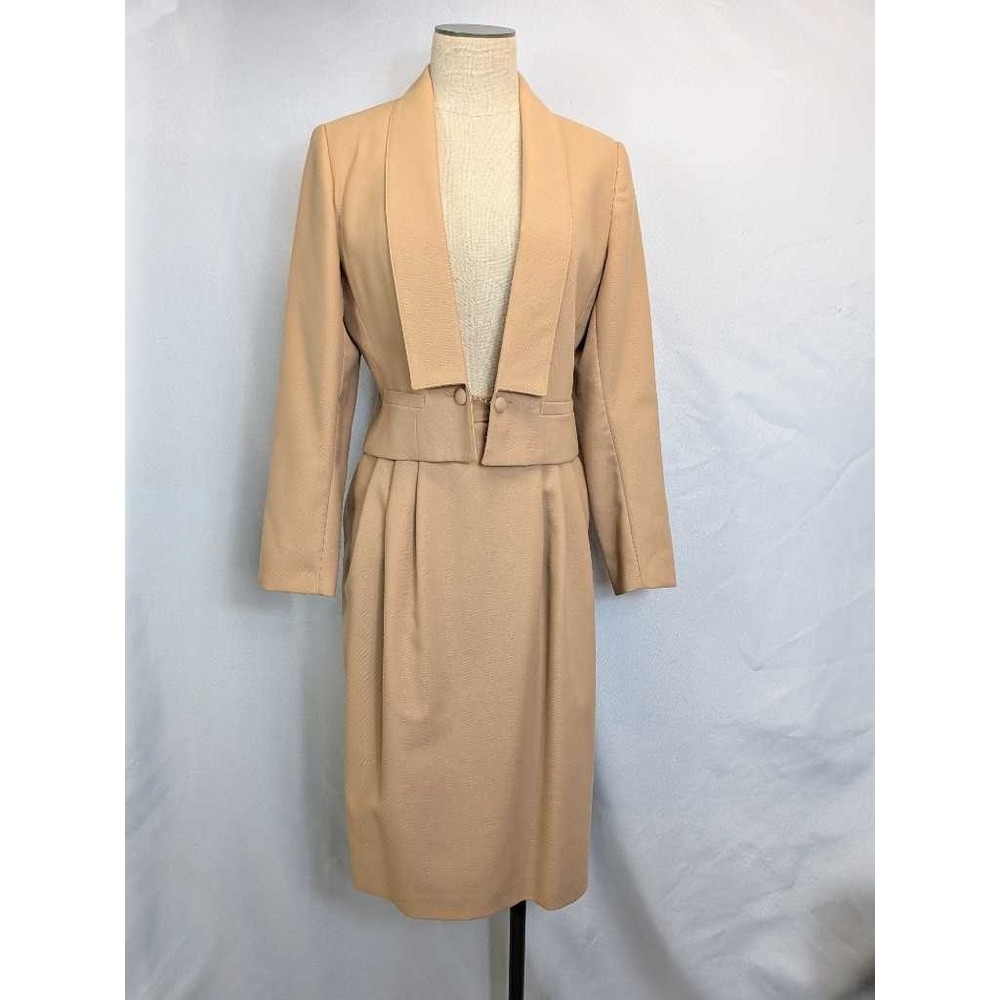 Villagio Sport Women's Tan Blazer and Skirt Suit Set Size 6